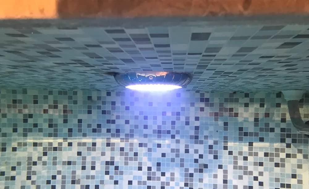 Las ventajas de las luces de piscina LED
