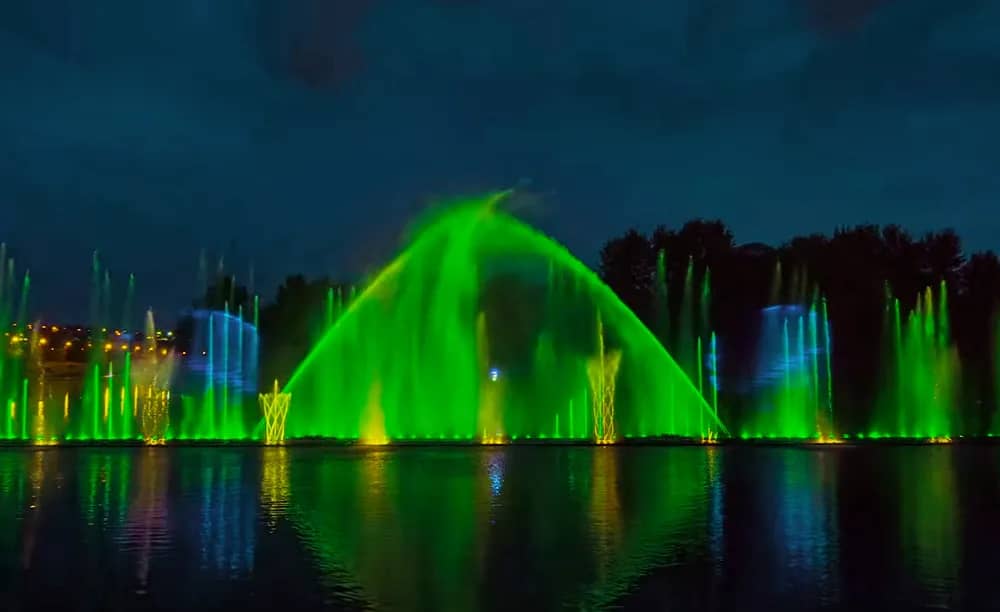Colour changing water feature