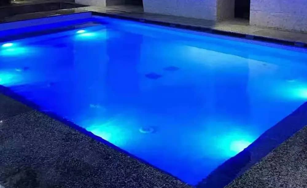 nicheless pool lighting