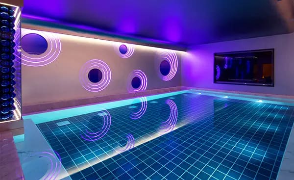 How to choose the power of pool lights?