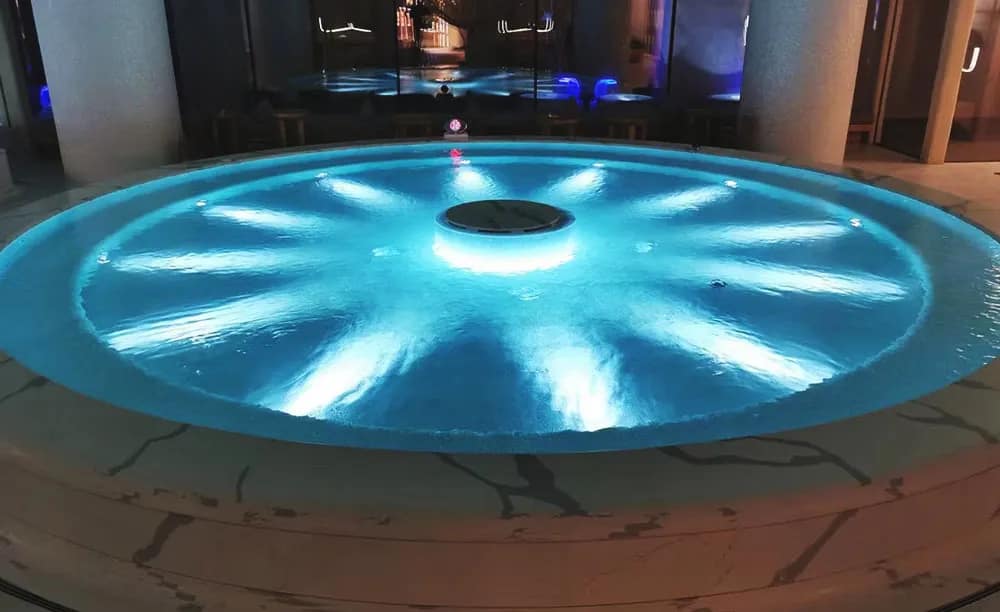 landscape pool lighting