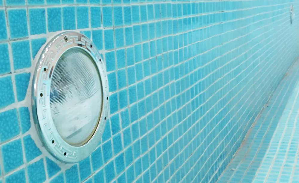 Pool light after maintenance