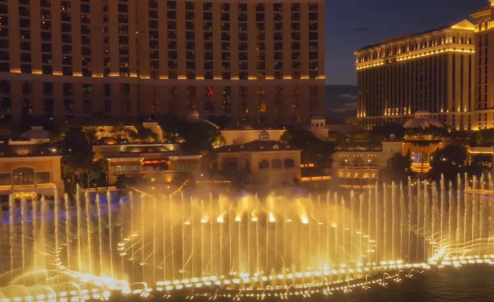 Very local characteristics of the fountain