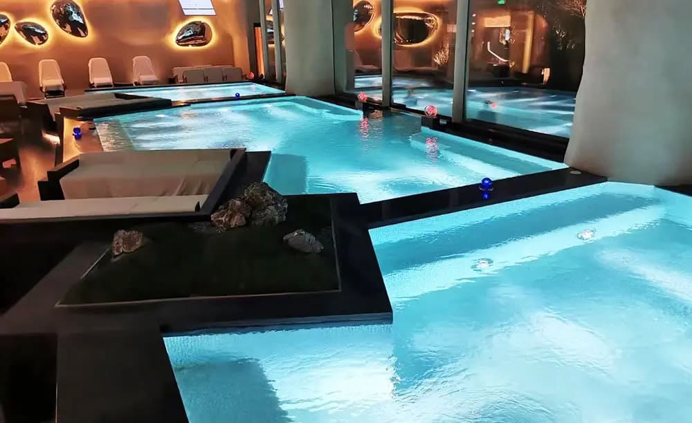 Sauna Club Lighting Case