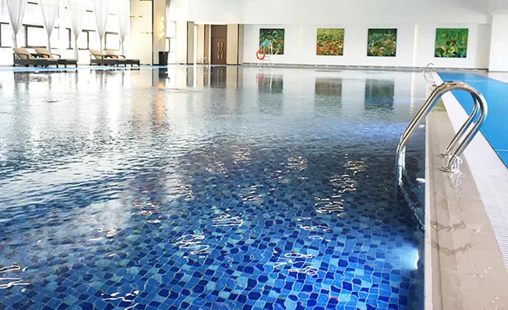 Hotel Indoor Swimming Pool